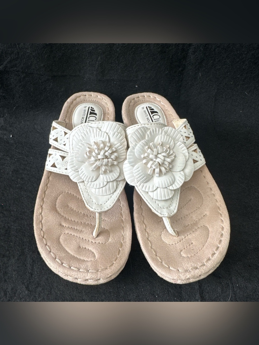 Cliffs Sandals By White Mountain Flip Flops Thong Sandals Flower White Size 7